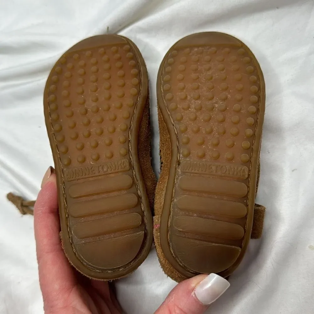 Minnetonka‎ Moccasin Leather Ankle Booties. Girl’s Size 9.
